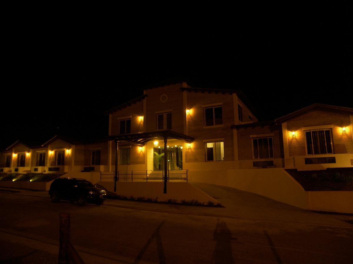 Del Espinillo Hotel